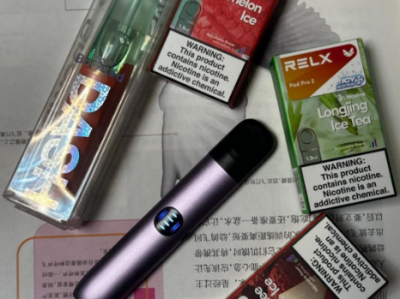 鸭嘴兽一次性电子烟和换弹悦刻电子烟，选谁更划算？